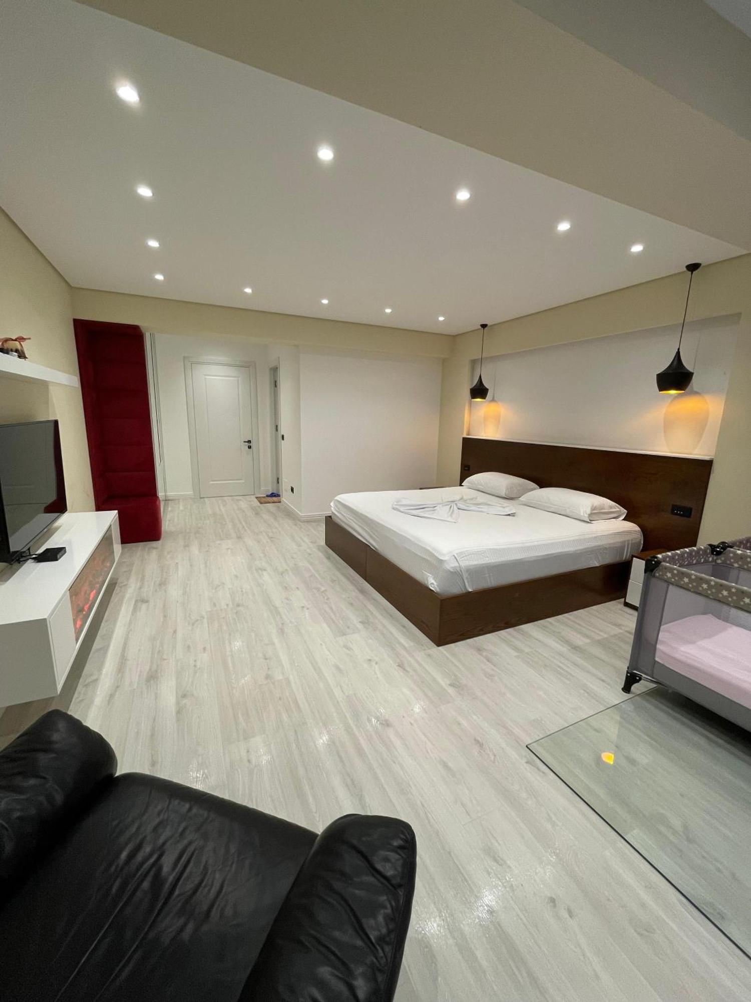 Home 12 Librazhd Luaran gambar